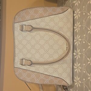 EUC Tan and white classy design crossbody purse